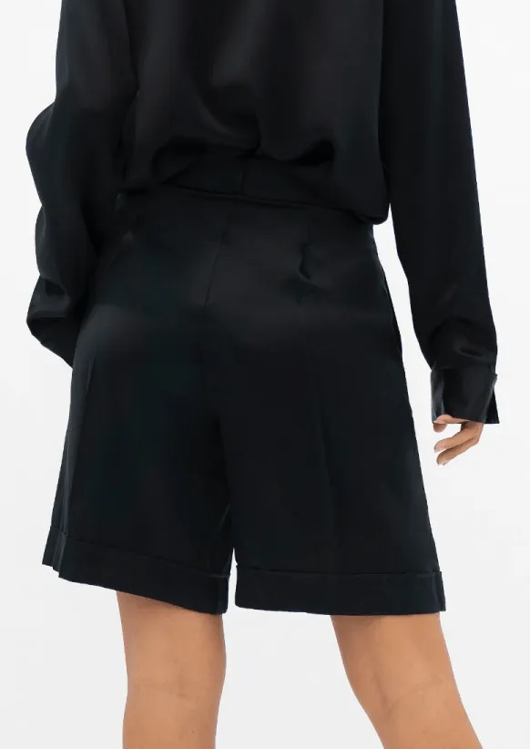 Manila MNL Tailored Shorts in Black
